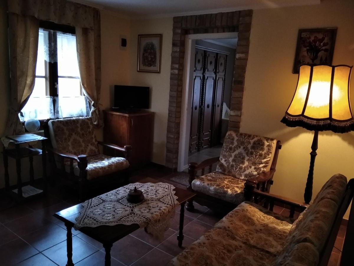 Moezsi Apartman Tolna מראה חיצוני תמונה