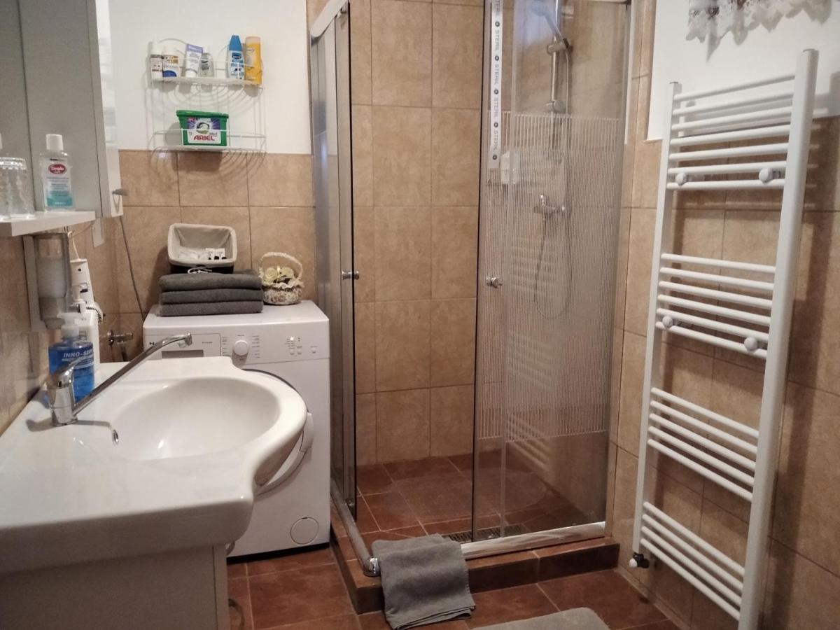 Moezsi Apartman Tolna מראה חיצוני תמונה