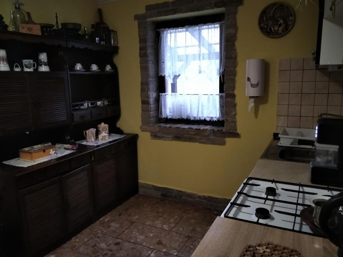 Moezsi Apartman Tolna מראה חיצוני תמונה