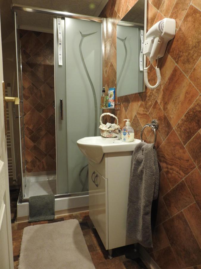 Moezsi Apartman Tolna מראה חיצוני תמונה