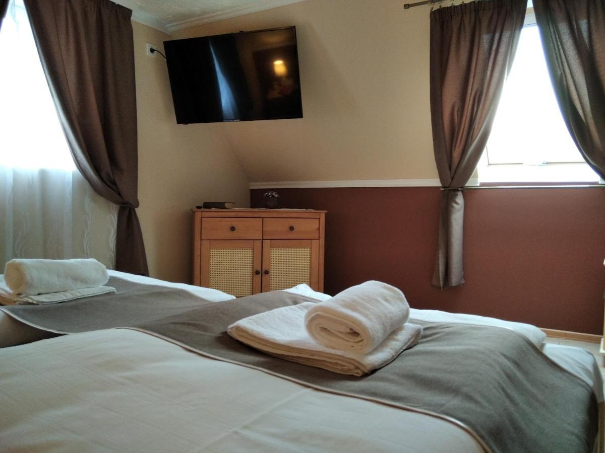 Moezsi Apartman Tolna מראה חיצוני תמונה