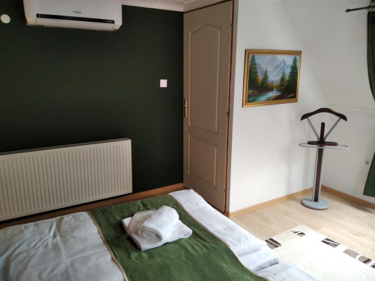 Moezsi Apartman Tolna מראה חיצוני תמונה