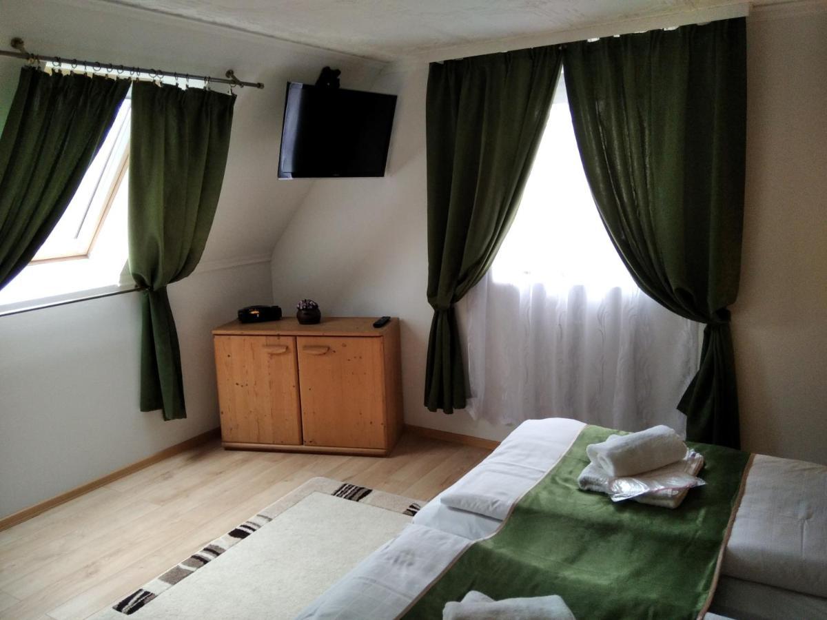 Moezsi Apartman Tolna מראה חיצוני תמונה