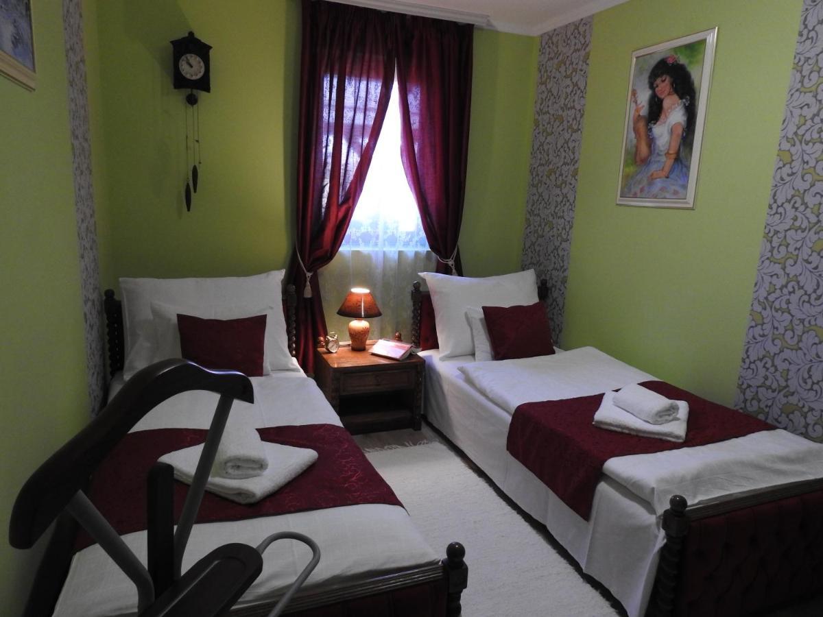 Moezsi Apartman Tolna מראה חיצוני תמונה